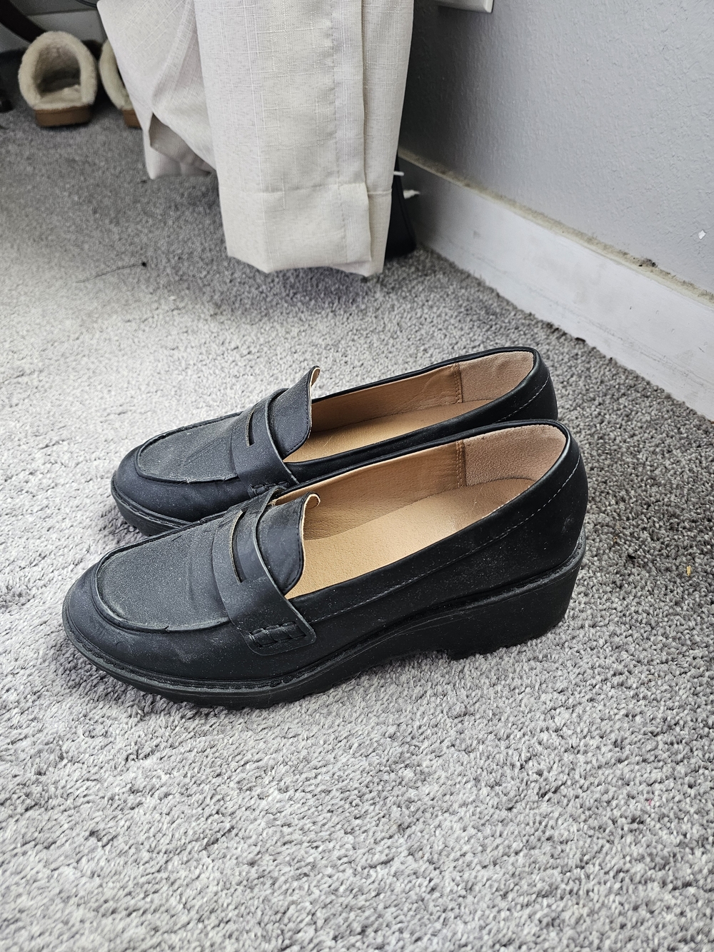 DV by Dolce Vita Black Leather Penny Loafers - Picture 2 of 3